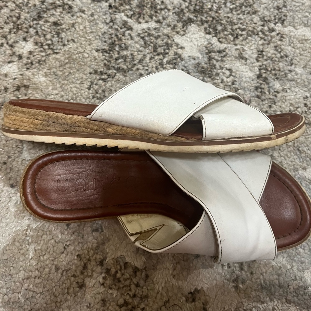 SANDALS ☀️☀️☀️🌞🌞 So comfortable. Size 7, used. Will clean before shipping!